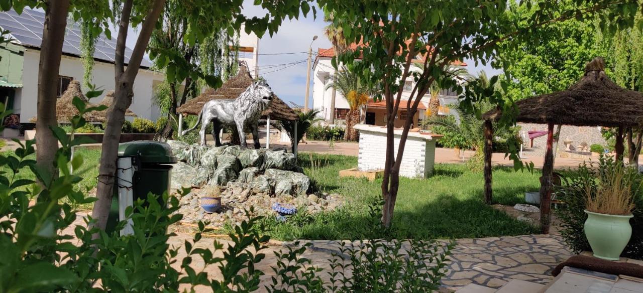 Le Vallon Vert - Club Equestre Azrou Bagian luar foto