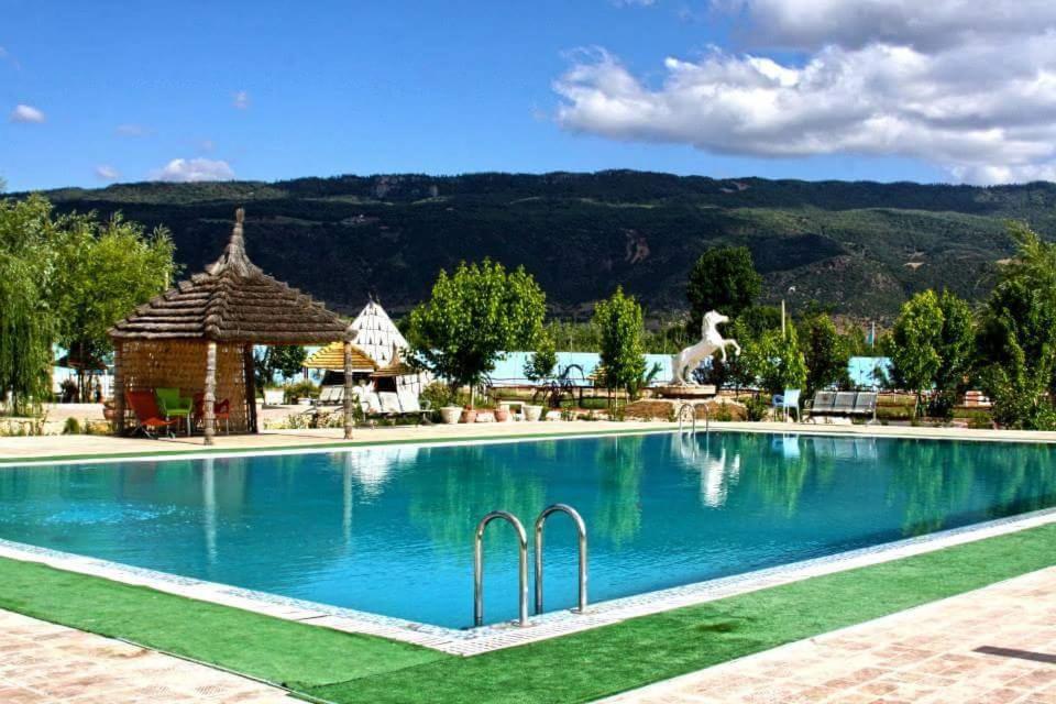 Le Vallon Vert - Club Equestre Azrou Bagian luar foto